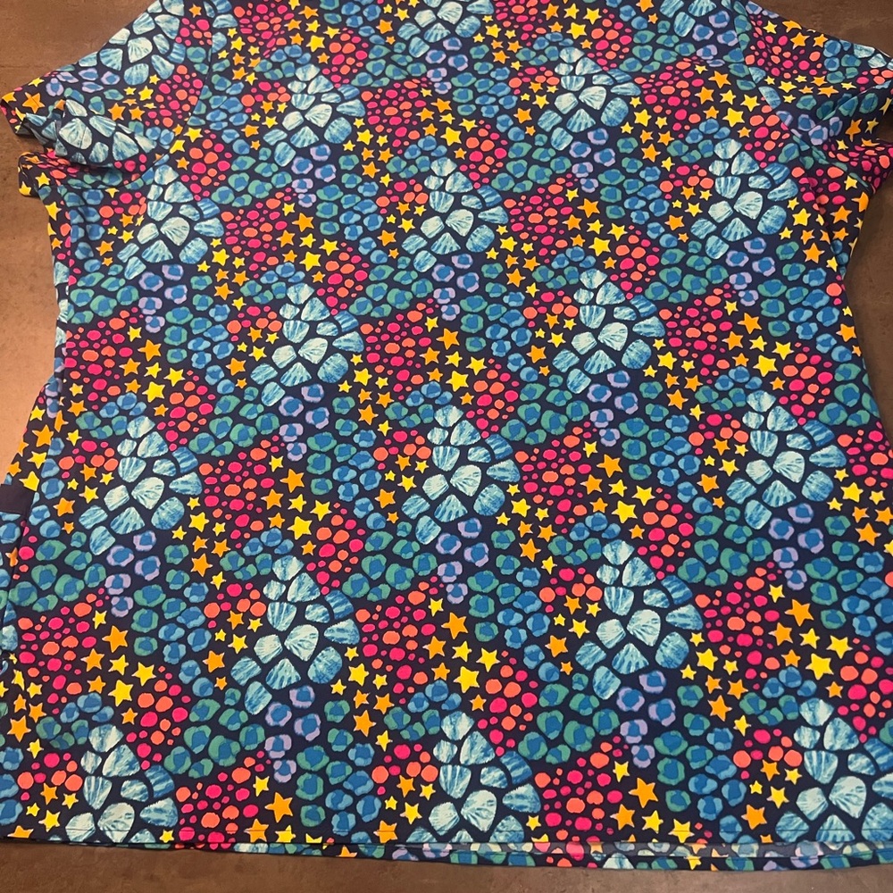 Colorful Scrub Patterned Top - Picture 2 of 8